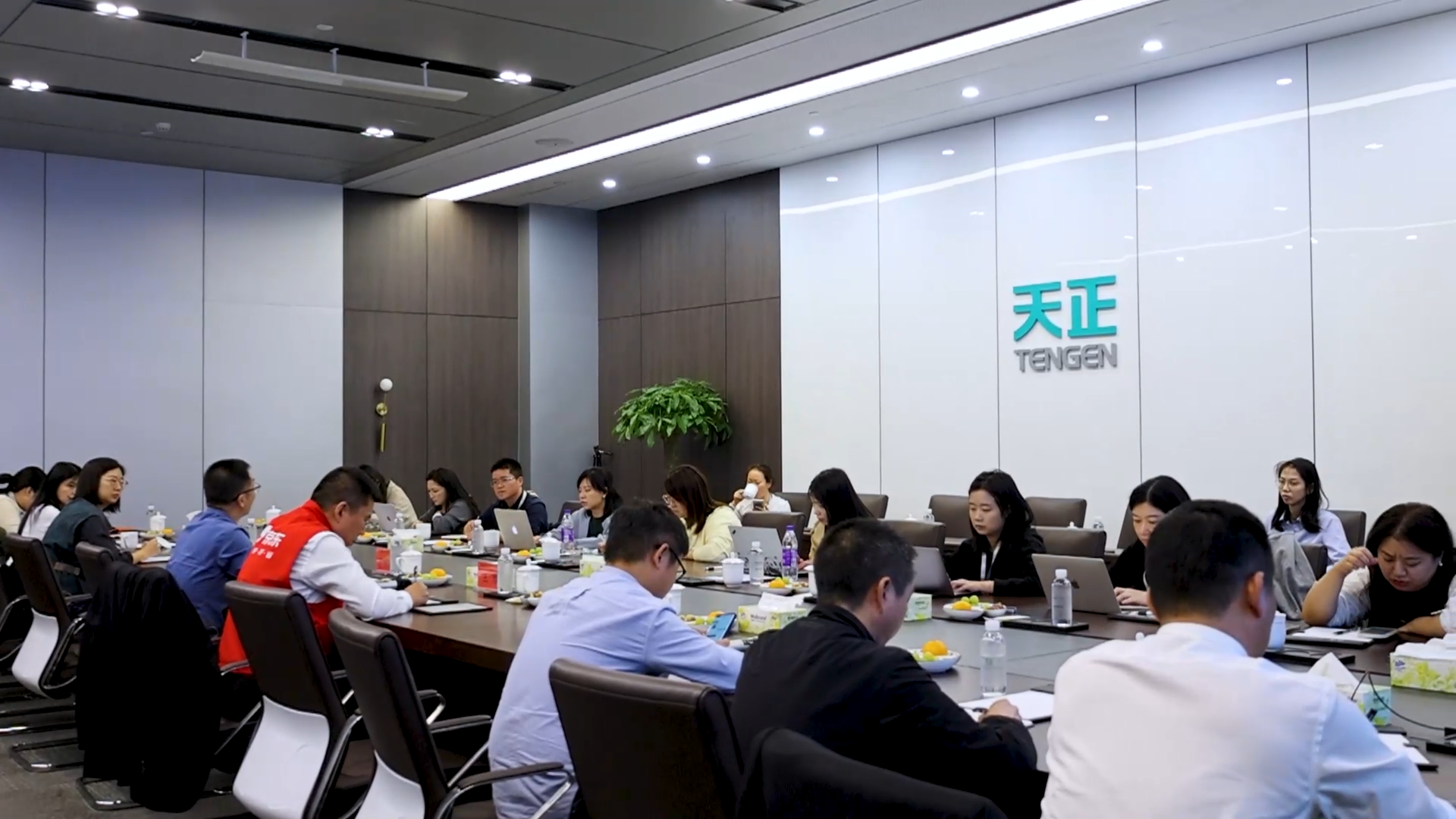 京东工业走进pg在线免费试玩网址，探访产业数智化之路！